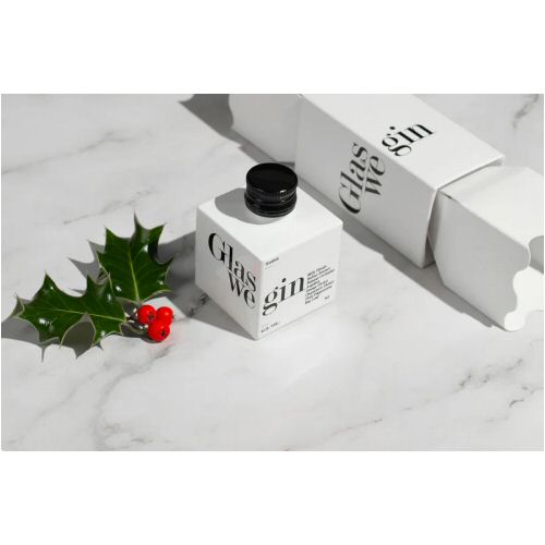 Glaswegin Gin Miniature with Christmas Cracker
